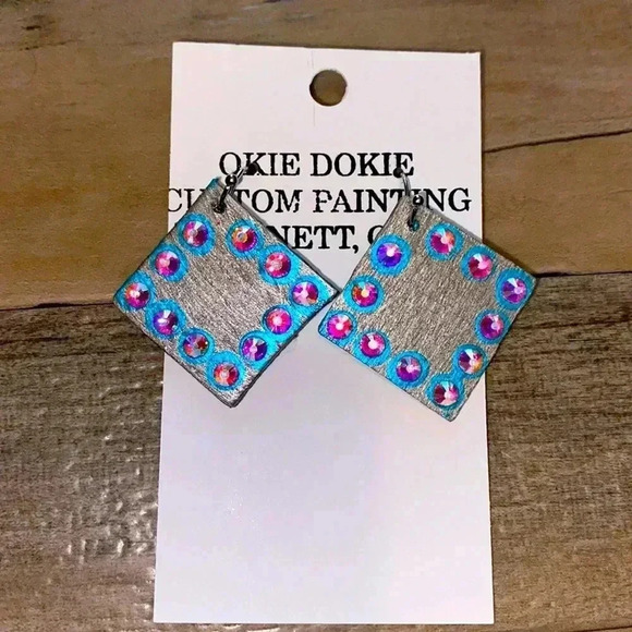 Earrings - Picture 1 of 3